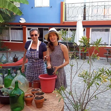 Casa 3 Aguias Bed and Breakfast 4*