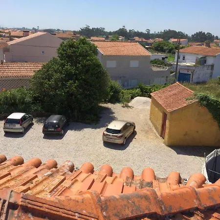 Casa 3 Aguias Bed and Breakfast