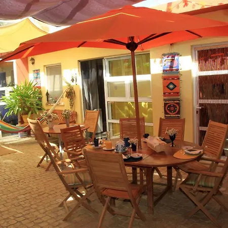 Casa 3 Aguias Bed and Breakfast 4*